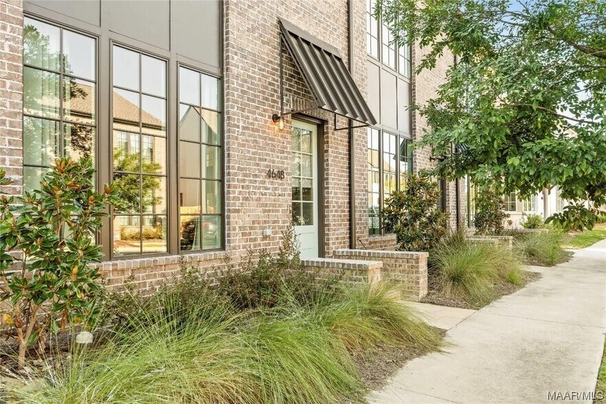 Building Photo - 4648 Broadwick St