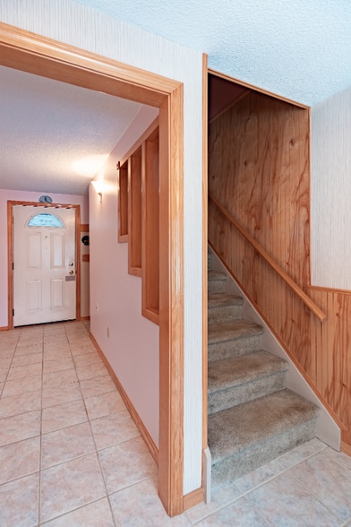 Building Photo - 43 Commons Dr