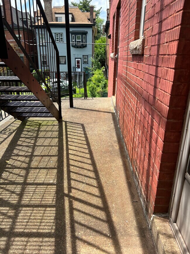 Building Photo - 5502 Harriet St