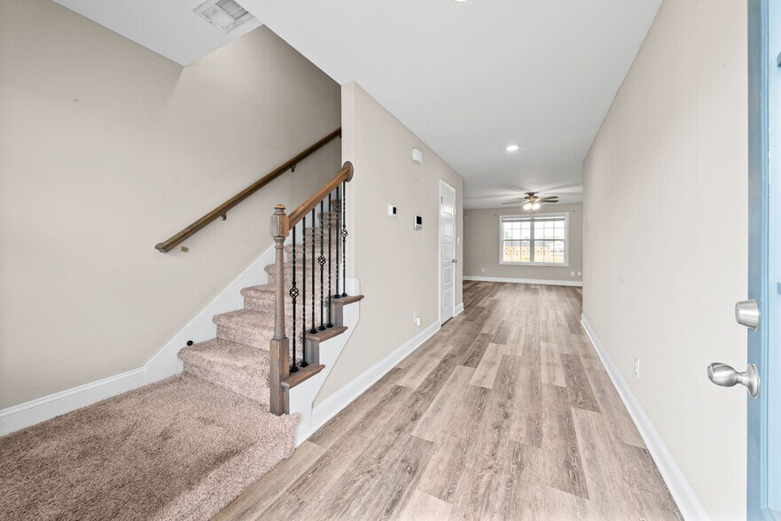 Building Photo - 835 Karmaflux Way