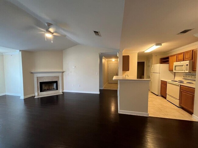 Building Photo - 18119 Back Stretch Ln