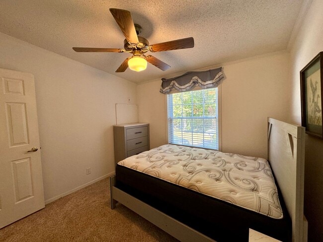 Building Photo - FULLY FURNISHED, ALL INCLUSIVE, LAKE ACCESS BEAUTY FOR RENT