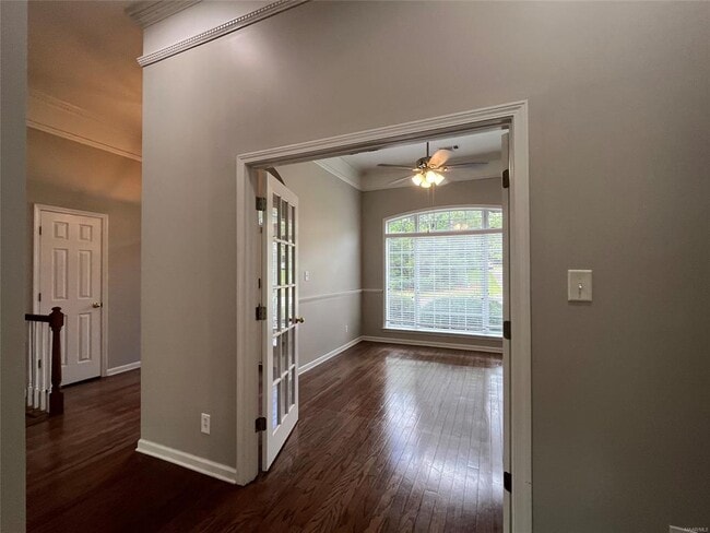 Building Photo - 704 Emerald Dr