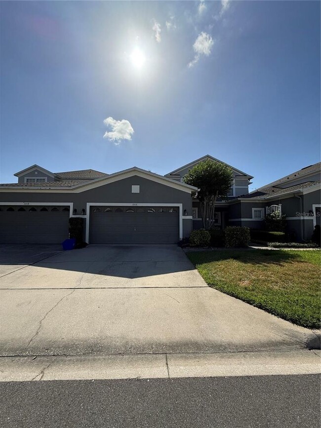 Primary Photo - Beautiful Townhome for Rent