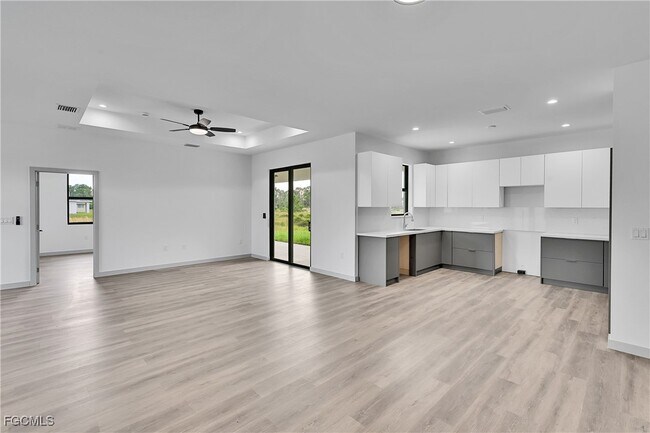 Building Photo - 1024 Halby Ave S