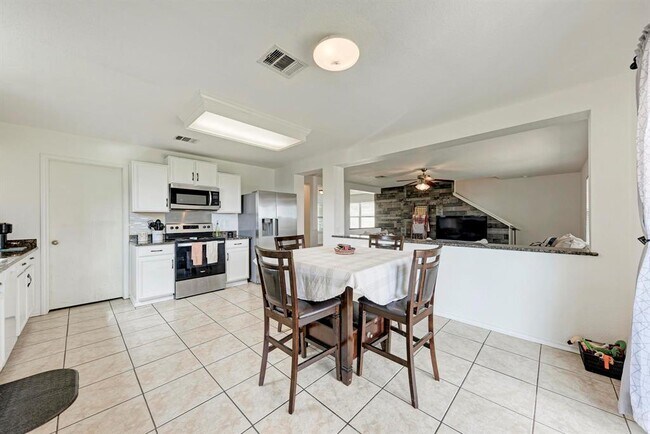 Building Photo - 103 Salerno Dr