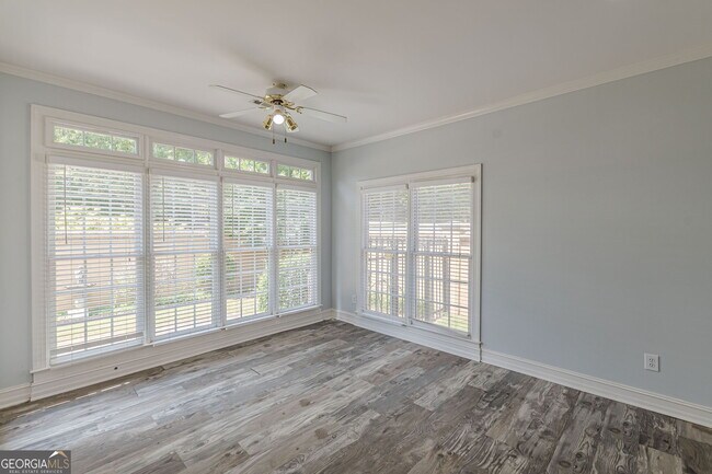 Building Photo - 203 Prestwick Way N