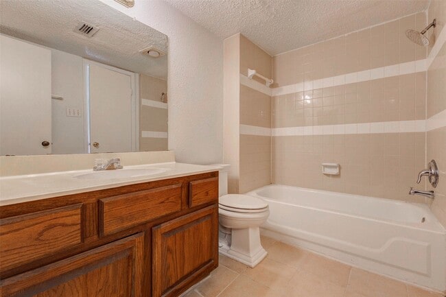 Building Photo - 200 Pecan Dr