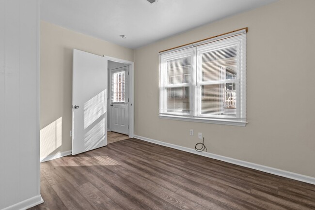 Building Photo - For Rent in Beautiful Chesapeake!