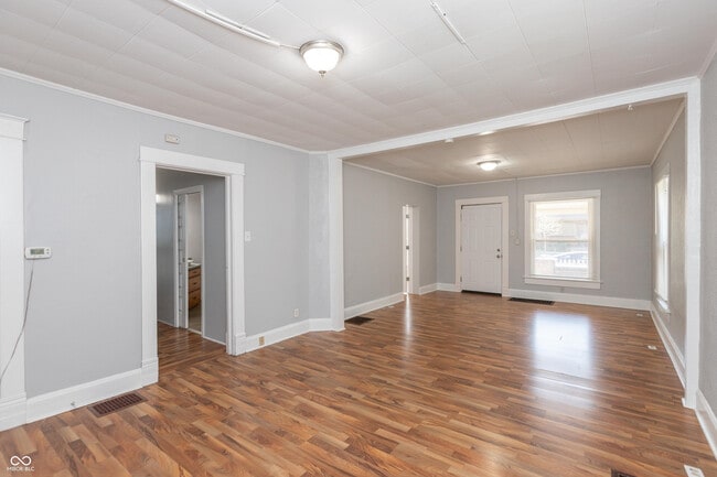 Building Photo - 330 N Holmes Ave