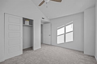 Building Photo - 702 Makenzie River Rd