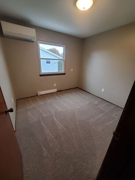 Building Photo - 313 Darlene Dr