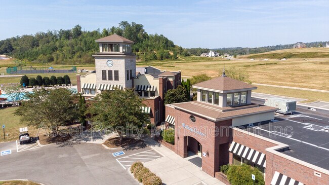 Building Photo - 509 Broadberry Ave