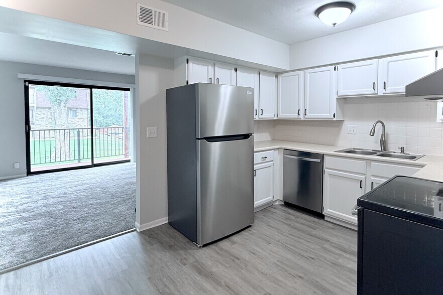 Building Photo - 5102 25th Avenue Ct