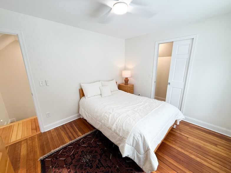 Building Photo - 602 Grove St