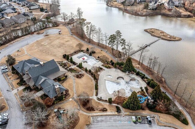 Building Photo - 6623 Rivergreen Rd