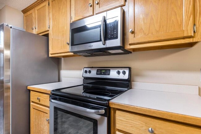 Building Photo - 205 Carver Ct
