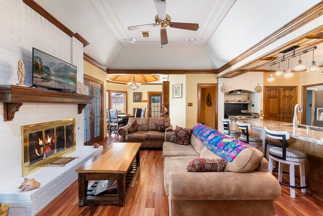 Building Photo - 11 Hornsilver Pl