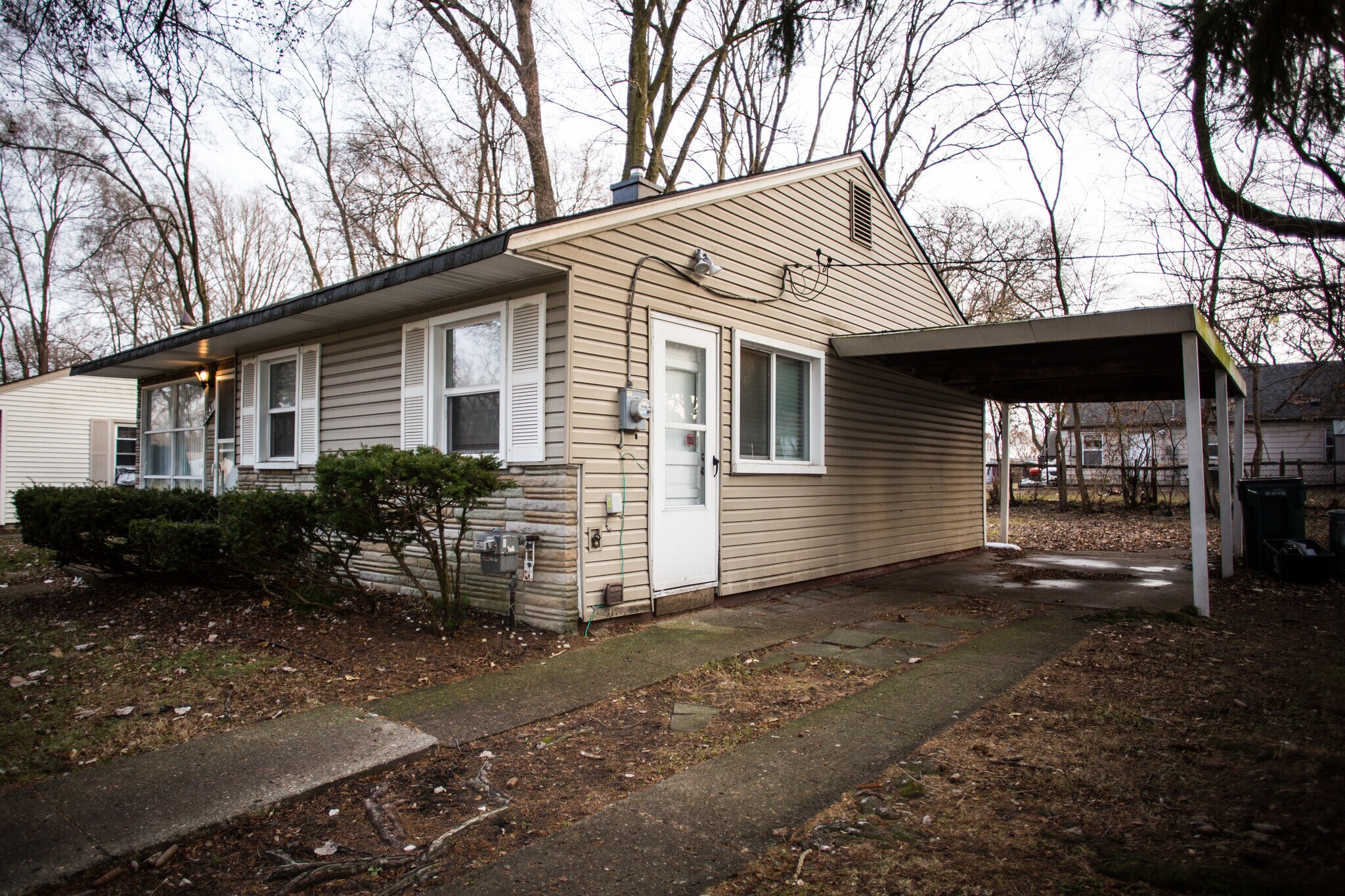 Covered parking near the side door. - 10631 Saratoga st