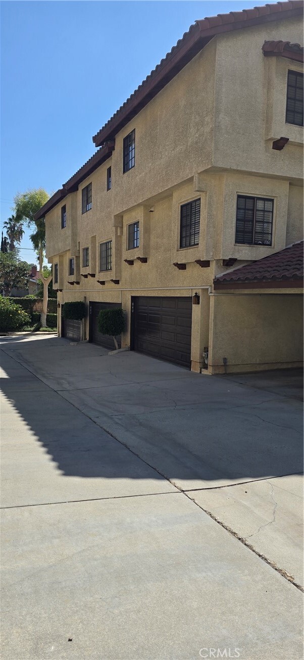 Building Photo - 840 N Harbor Blvd