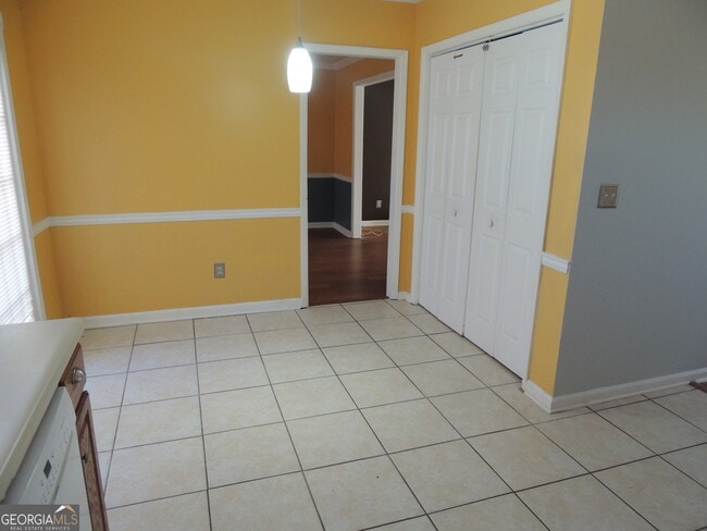 Building Photo - 492 Stonemill Manor