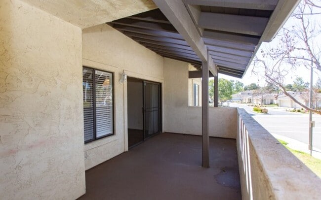 Building Photo - Renovated 3 bedroom 2 bath condo