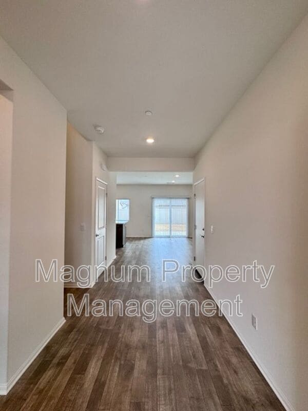 Building Photo - 31343 Autumn Blaze Dr