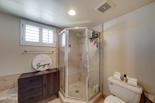 Building Photo - 2511 E Shaw Butte Dr