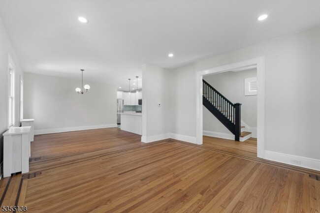 Building Photo - 147 Page Ave