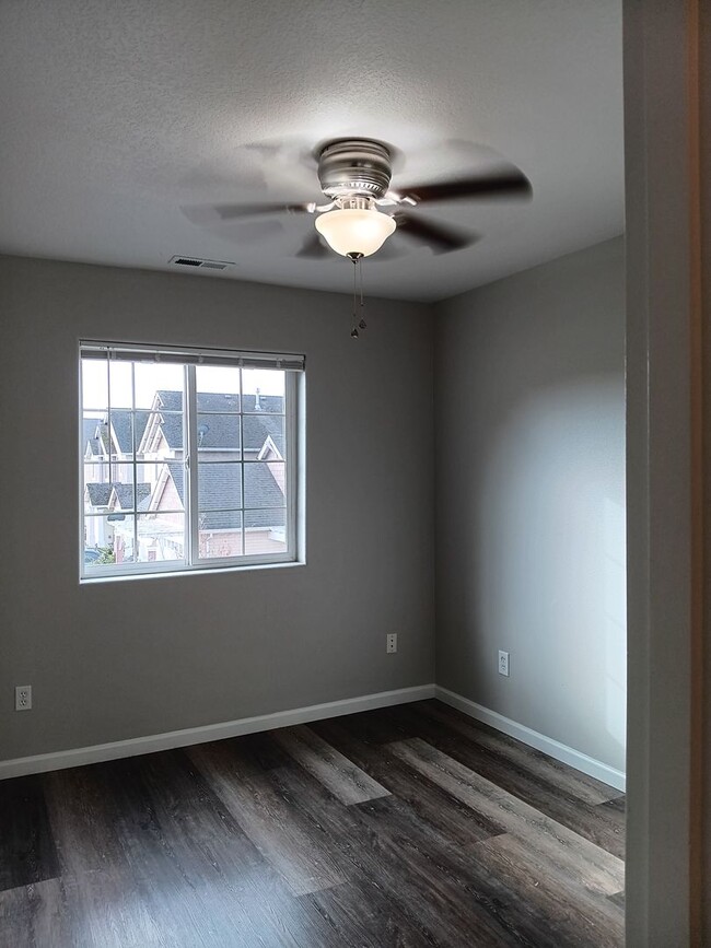 Building Photo - Recently Remodeled House is Now Avialable!