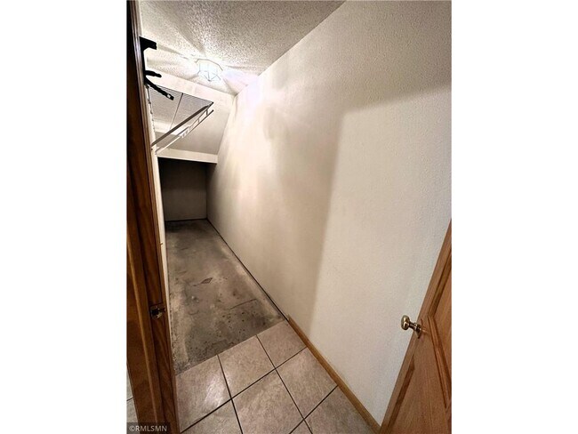 Building Photo - 1271 Pinewood Trail