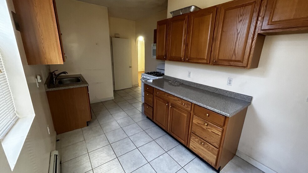 Primary Photo - 108 Orleans St