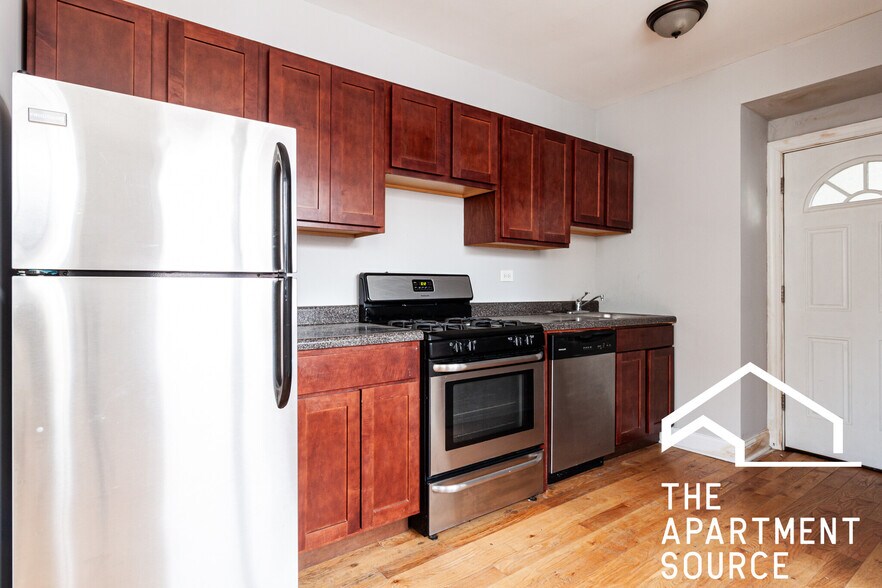 Building Photo - 3439 N Sheffield Ave