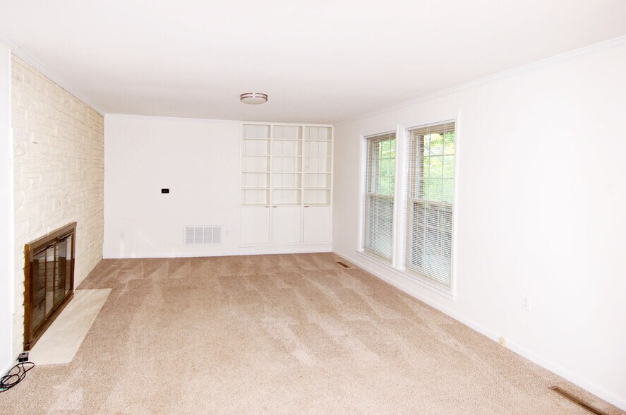 Building Photo - 706 Smedes Pl