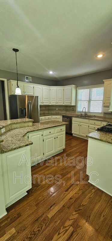 Building Photo - 14117 Parkhill Ln