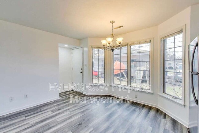 Building Photo - 142 N 7th Ave