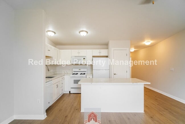 Building Photo - 15325 NW Central Dr