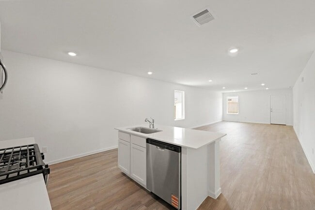 Building Photo - 40847 Hawthorne Glades St