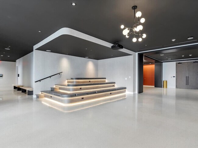 Building Photo - 601 NE 1st Ave