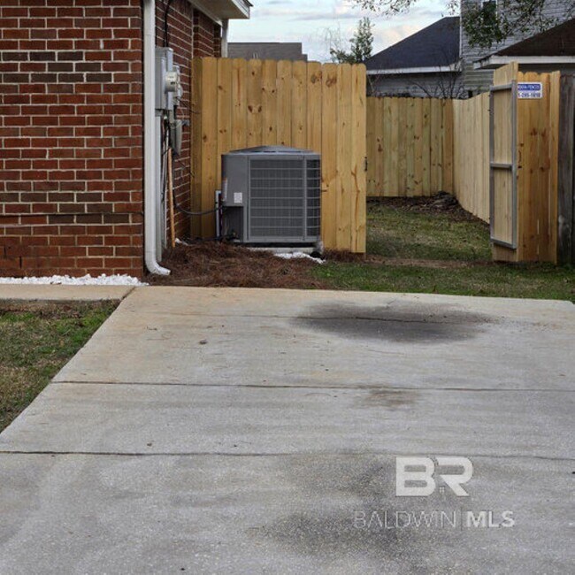 Building Photo - 24296 Gemstone Dr