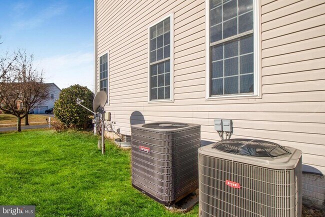 Building Photo - 15309 Lions Den Rd