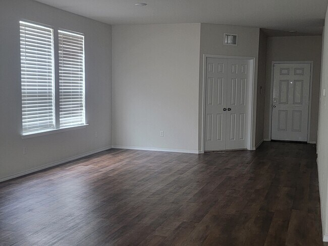 Building Photo - 7106 Whipsaw Pt