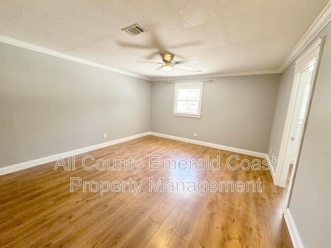 Building Photo - 847 Kell Aire Dr