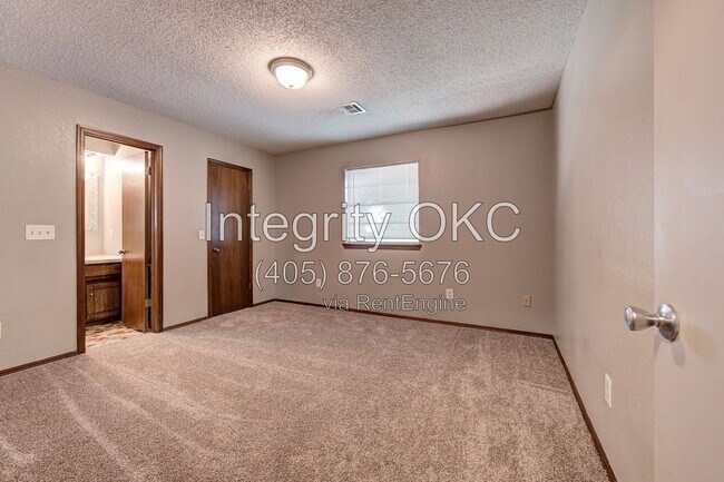 Building Photo - 5233 Coble St
