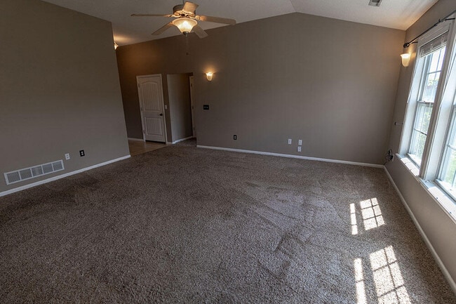 Building Photo - 4207 Black Tail Dr