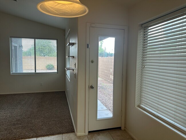 Building Photo - The Love Road House