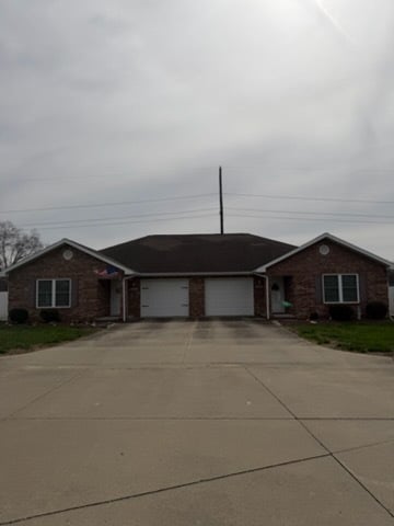 Building Photo - 218 Dale Haven Dr