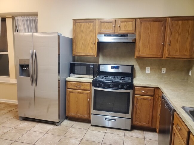 Building Photo - 12806 Pecan Shores Dr