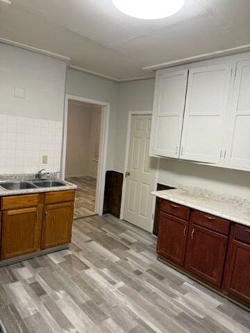 Building Photo - 1169 Reaney Ave