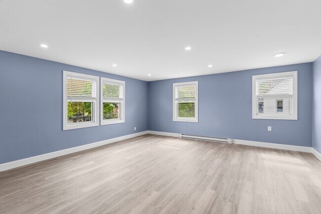 Building Photo - 10 Briarcliff Terrace